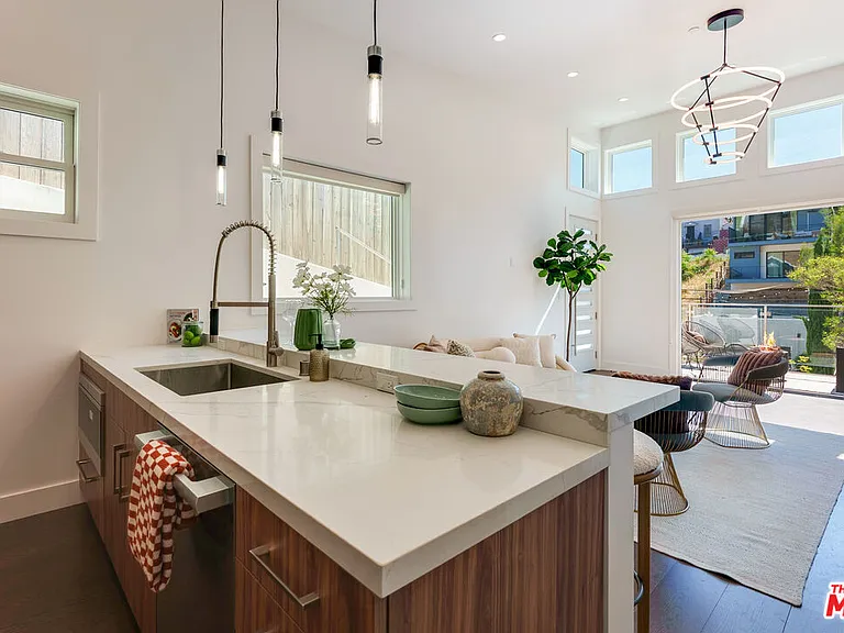 443 W Avenue 37 — Photo 17