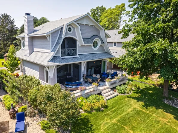 4304 Cottage Park Rd, White Bear Lake, MN 55110