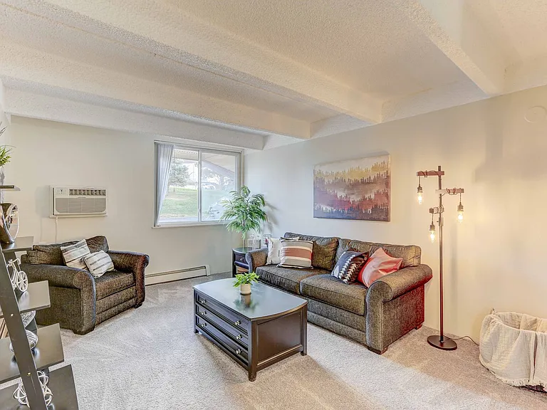 Summit View Village Apartments — Photo 29