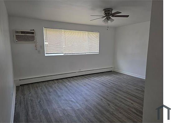 4th image of 14605 Des Plaines St APT 1W