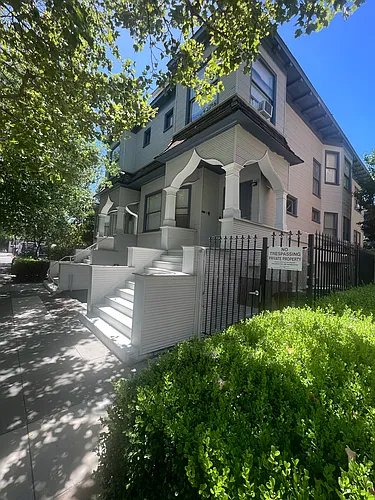 1106 E St Photo 1