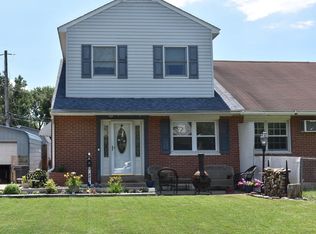 402 Essex Rd, Norwood, PA 19074