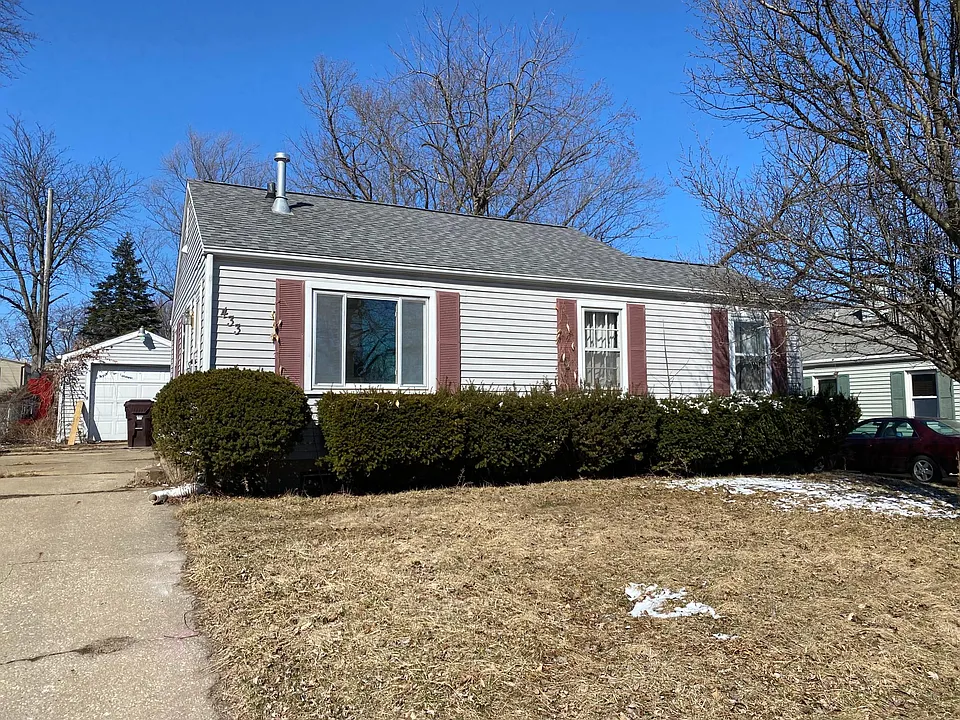 433 W Birchwood Ave