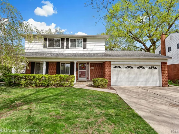 29458 Walker Dr, Warren, MI 48092