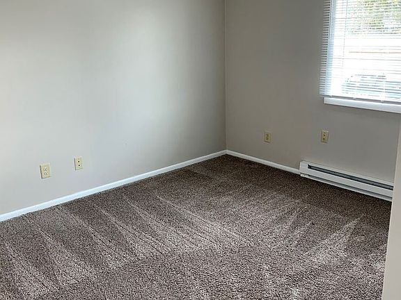 3rd image of 608 NE 4th St APT 8