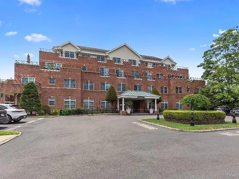 1 Portico Ct #107 — Photo 2