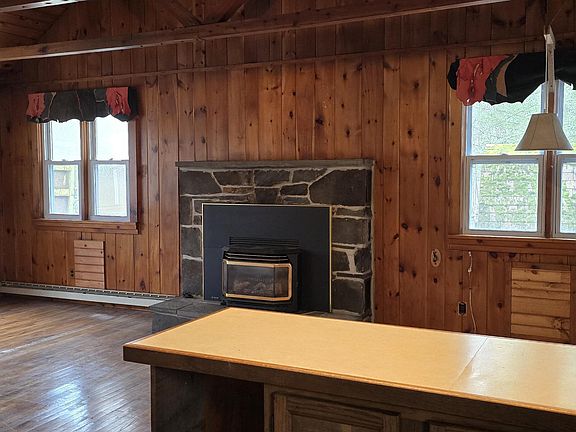 4th image of 117 Susan Ln
