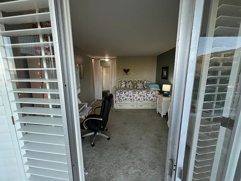 Seagate Dr — Photo 2