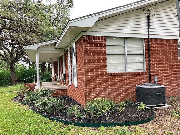2nd image of 517 Nueces St