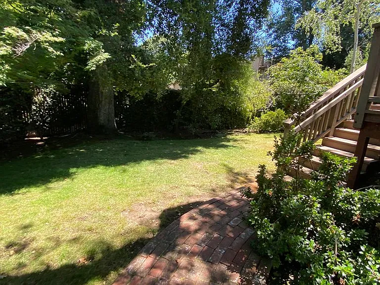 242 Stanford Ave — Photo 16
