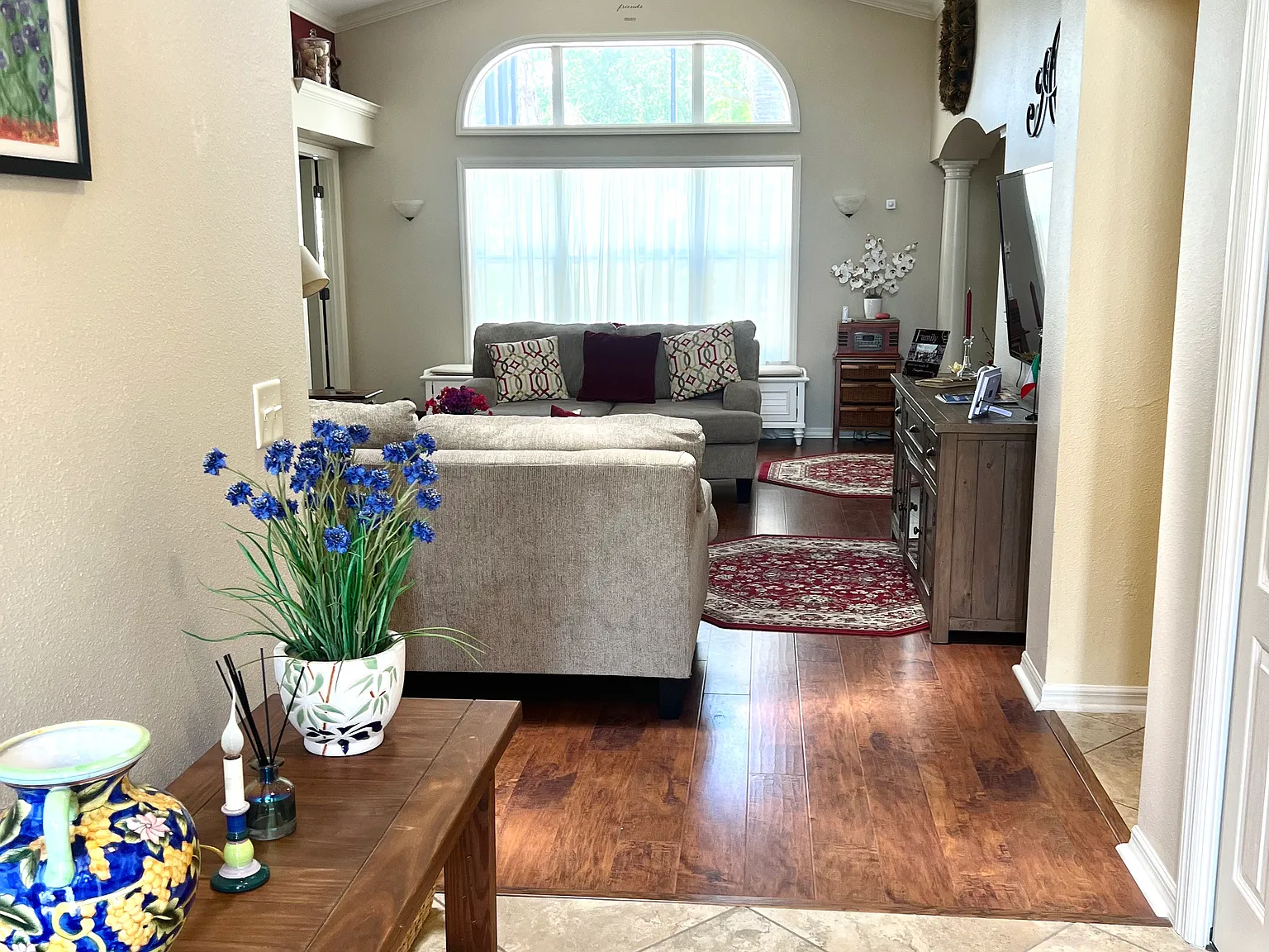 565 Brighton Drive — Photo 4