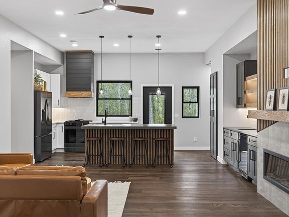 5th image of 10857 Maya Cir
