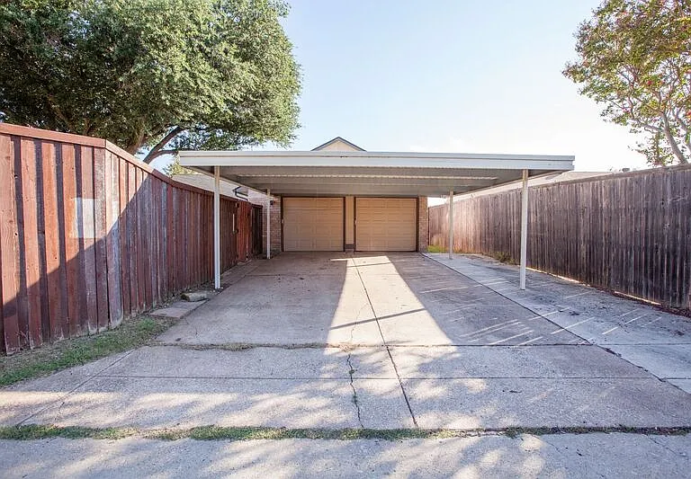 5713 Baker Dr — Photo 2