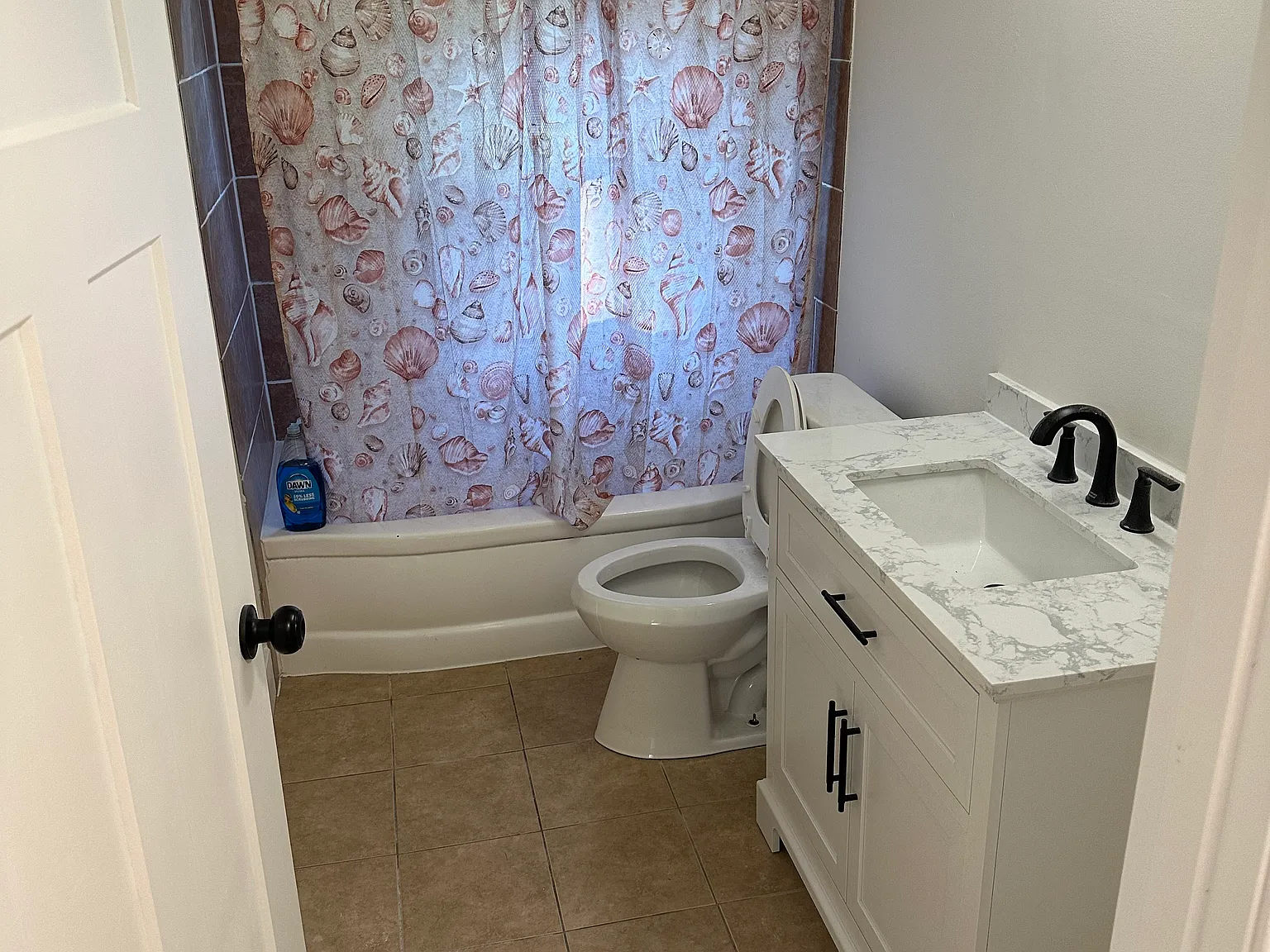 3 bed, 1045 sqft, $1,800 — Photo 3
