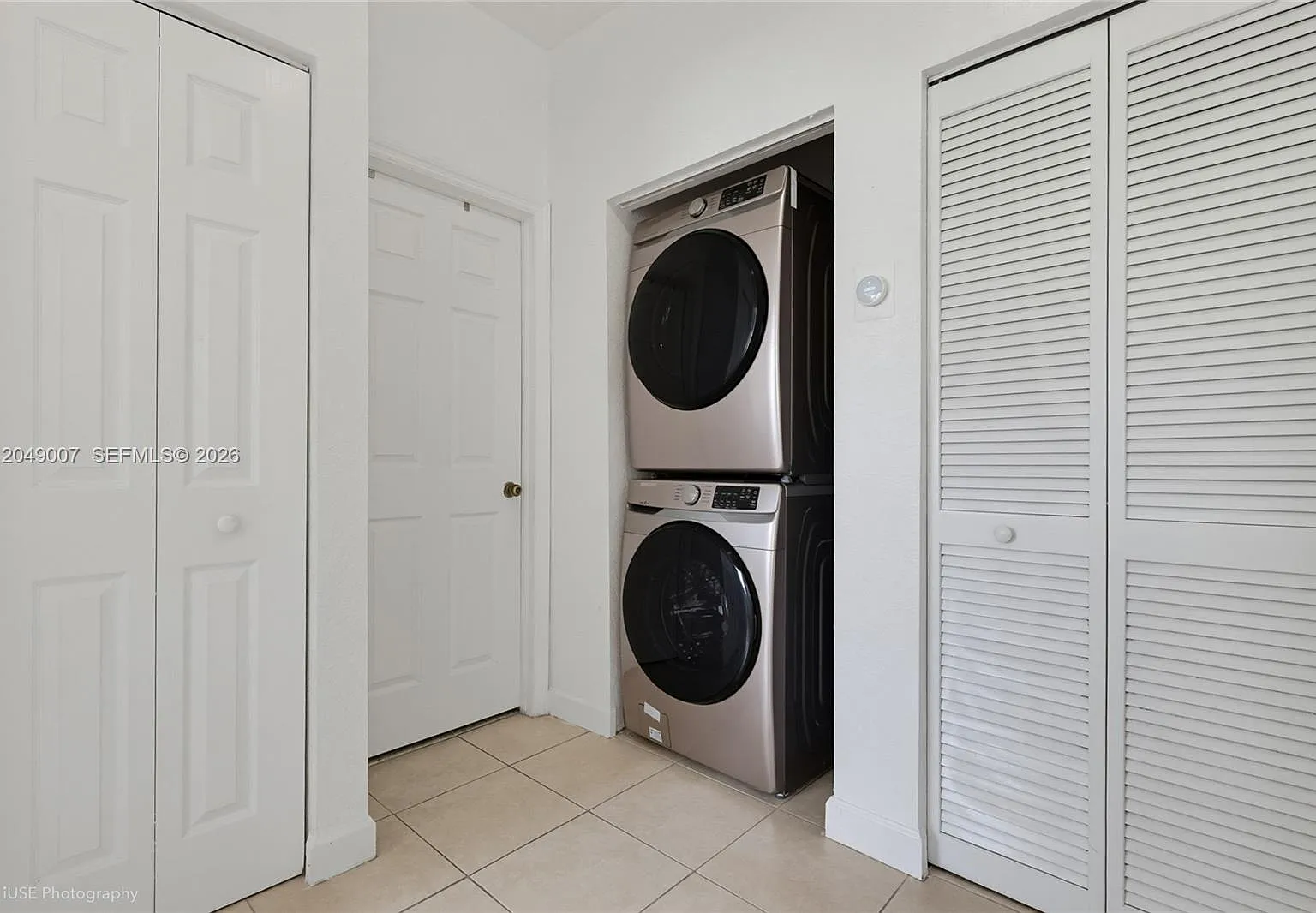 3 bed, 2.0 bath, $2,100 — Photo 4