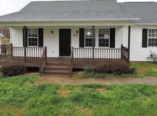 221 Albertson Rd, Thomasville, NC 27360