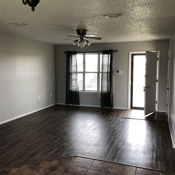 1st image of 815 W 18th St