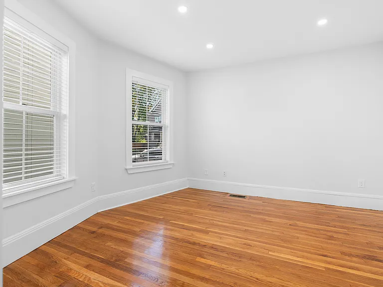 79 Sydney St #2 — Photo 20