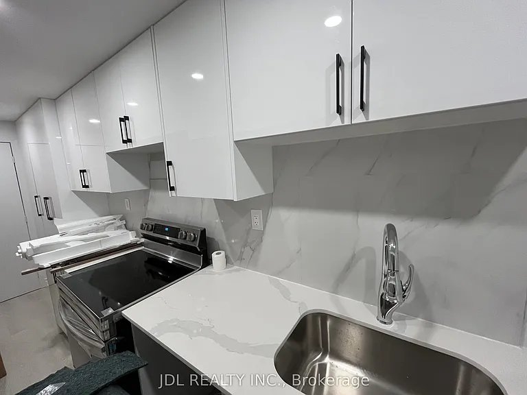82 Puccini Dr — Photo 17