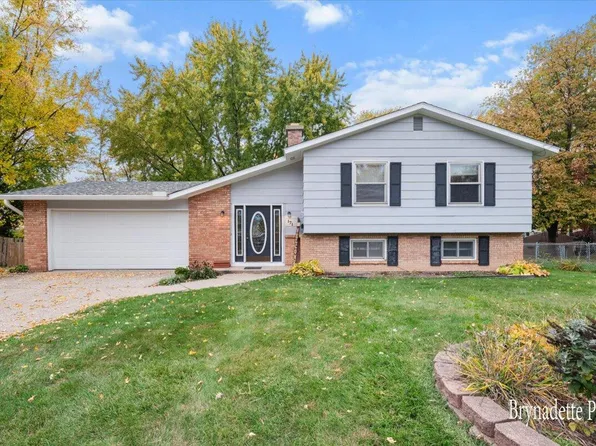 171 Anderson St, Sparta, MI 49345