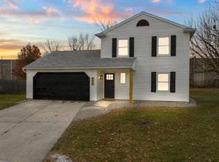 819 May Pl, Fort Wayne, IN 46825