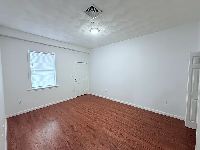 35 Cherry St — Photo 7
