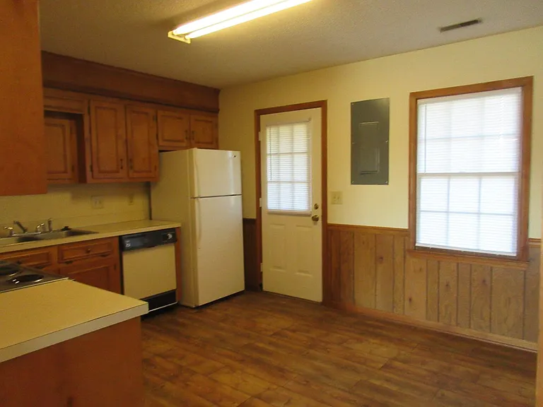 211 W Hampton St #1-7 — Photo 5
