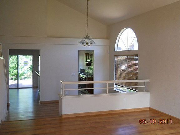 2nd image of 500 Catalina Cir