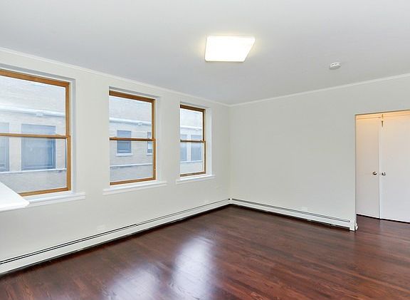 5th image of 626 W Waveland Ave APT 4B