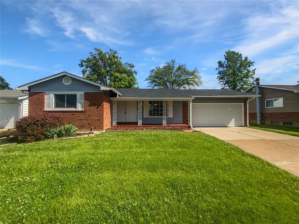 2065 Huntington Dr, Florissant, MO 63033 | Zillow