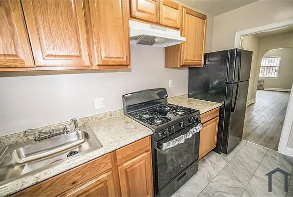 483 Orange St SE #2