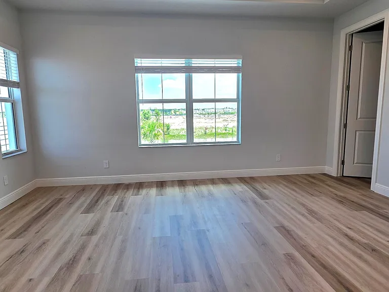 12550 Nautilus Cir — Photo 27