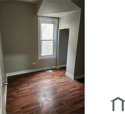 8008 S Escanaba Ave #1-2 — Photo 14