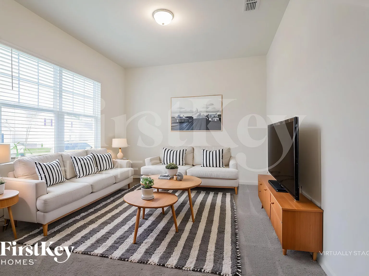 4 bed, 2.5 bath, 2406 sqft, $1,810 — Photo 3