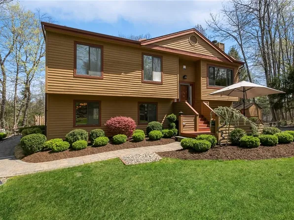 98 Furnace Woods Road, Cortlandt Manor, NY 10567