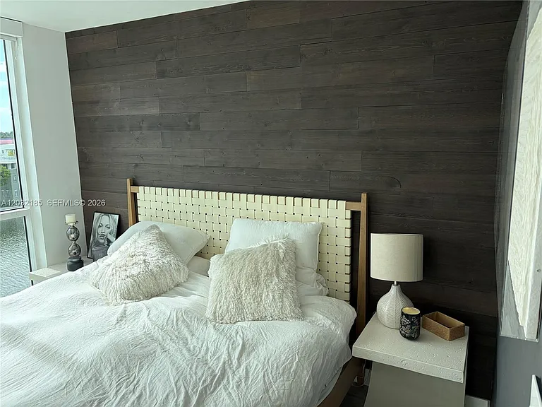 5900 Collins Ave #702 — Photo 9