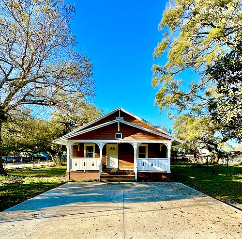 901 2nd St Photo 1