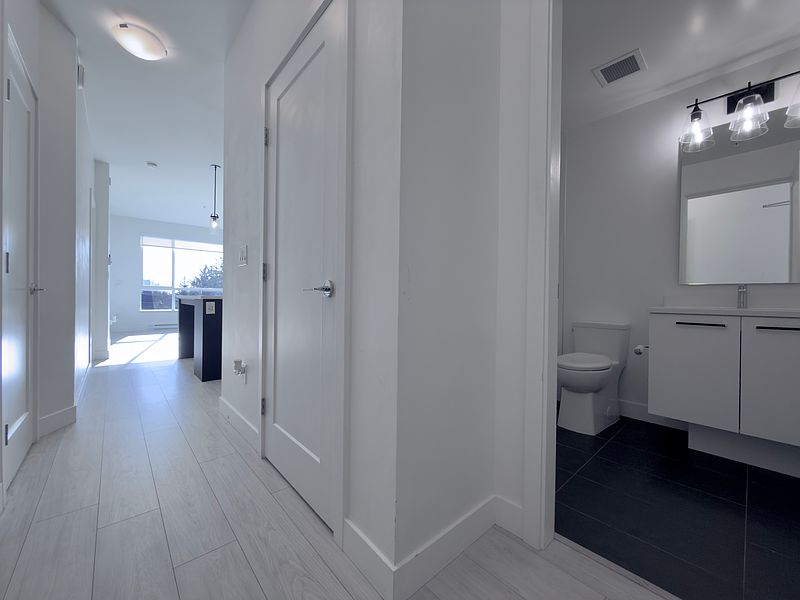 Surrey Apartment for rent - 2 Bedrooms — photo 6