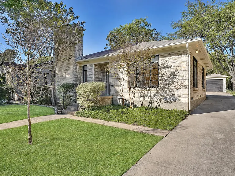 2631 Ivandell Ave — Photo 2