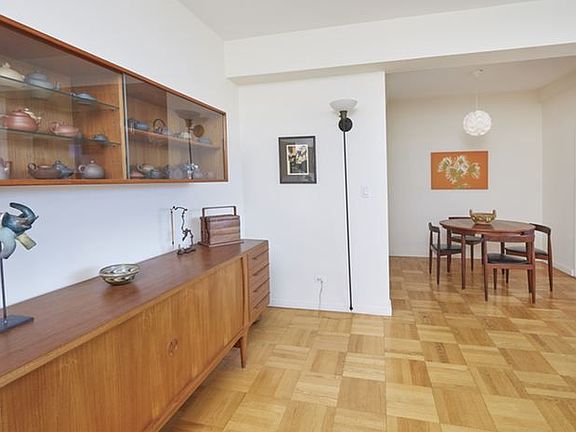 2nd image of 2 Horatio St APT 10P
