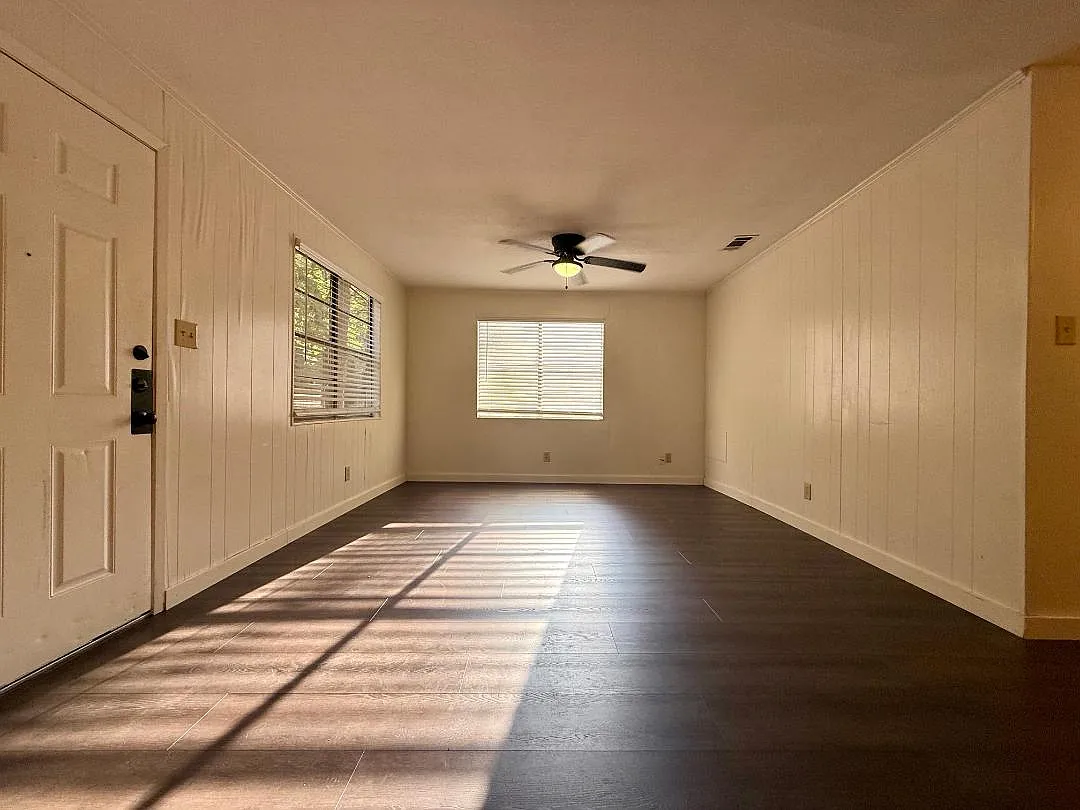 3 bed, 1232 sqft, $1,400 — Photo 2