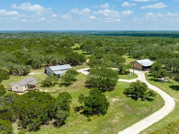 221 Coyote Trl, Harper, TX 78631