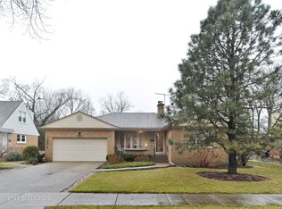834 Juniper Rd, Glenview, IL 60025