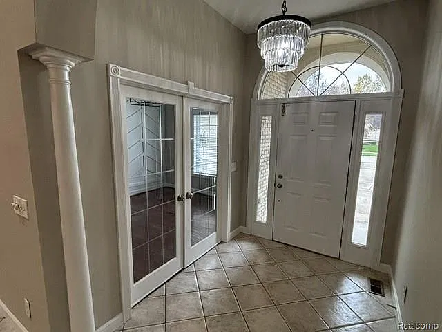 3 bed, 4.0 bath, 3253 sqft, $3,000 — Photo 2