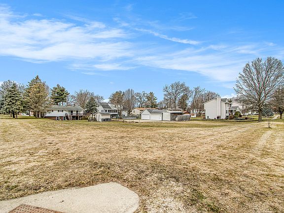 2nd image of 7326 Jamaica Ln