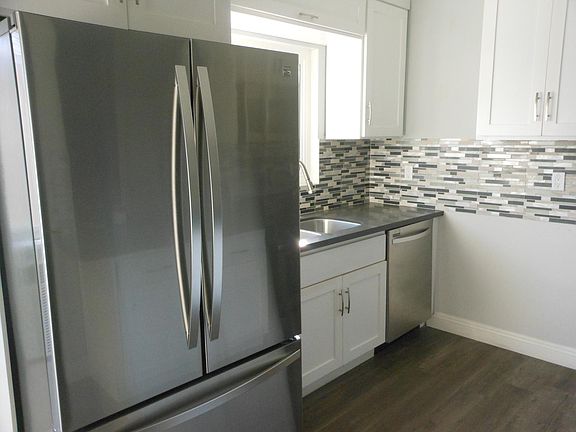 3rd image of 213 S Alexandria Ave APT 7