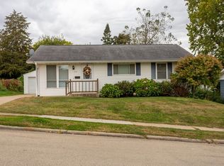 1743 Lea Ln, Dubuque, IA 52002