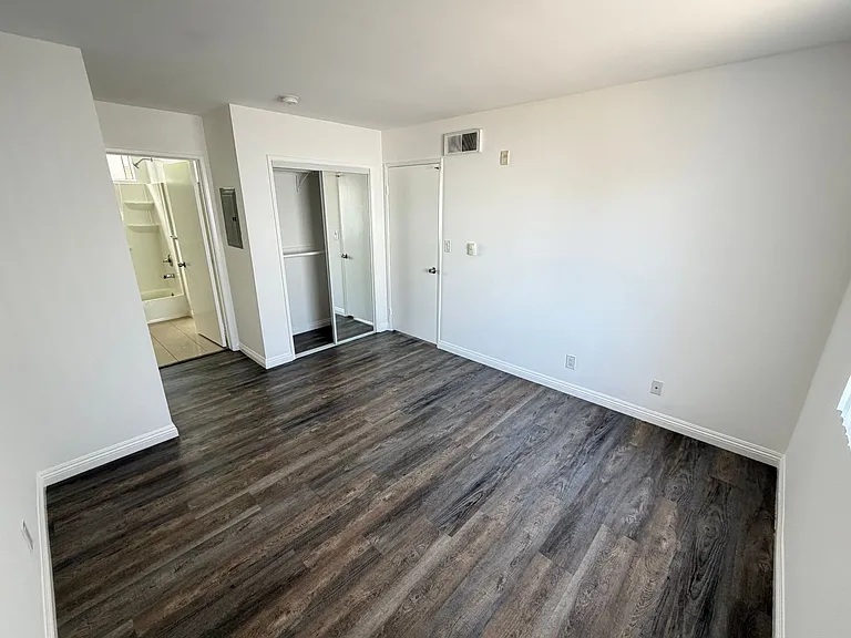 Oxford Villa Apartments — Photo 8