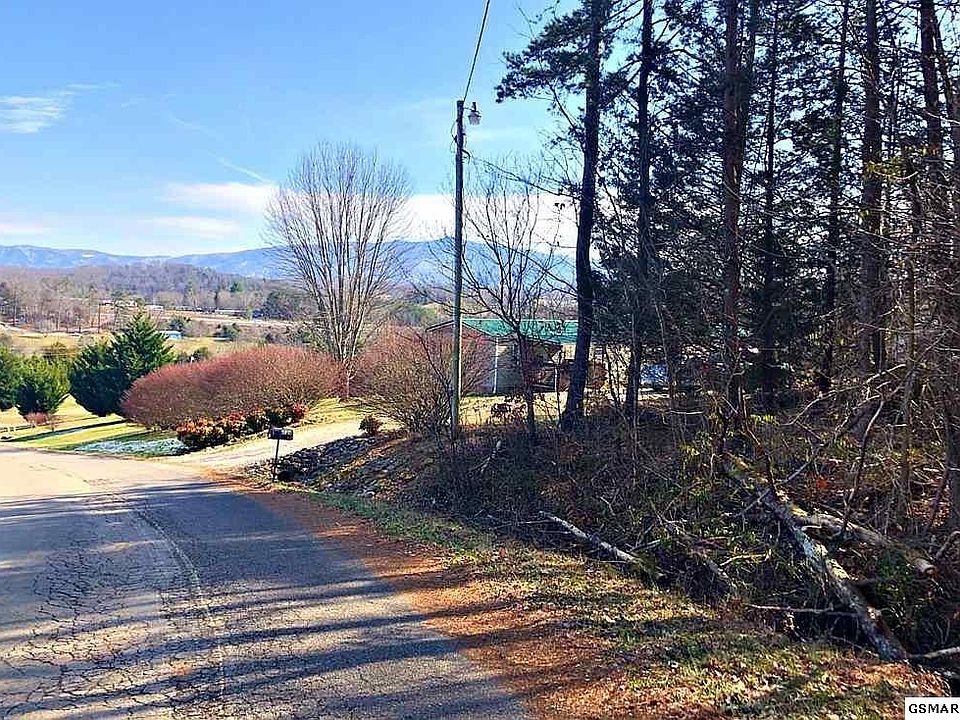 1st image of 18 Shale Rd #18