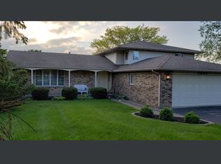 1847 Forest Ln, Crown Point, IN 46307